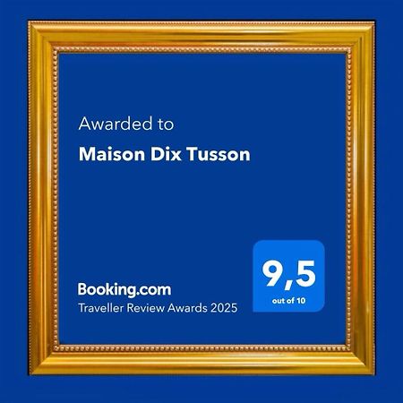 Maison Dix Tusson Exteriér fotografie
